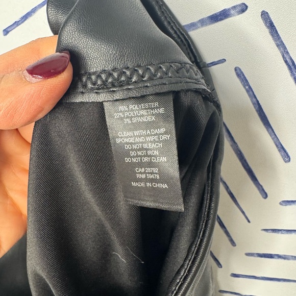 Rachel Zoe Edgy Faux Leather Stretch City Leggings Tummy Control Size 4 Black - Picture 5 of 7